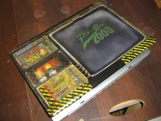 Pip-Boy 2000 Стильный моддинг - живопись на ноутбуке